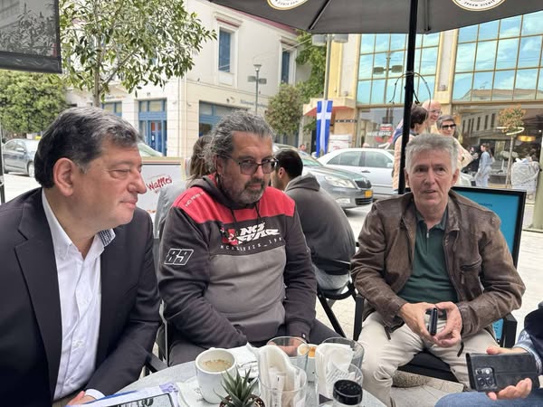 Συνάντηση με Ελεύθερους Επαγγελματίες και Πολίτες στο Αίγιο: Ανταλλαγή Απόψεων για τα Τοπικά Ζητήματα
