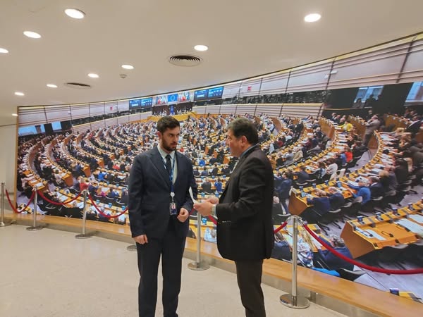 Η Στήριξη της Ελληνικής Λύσης στη Συζήτηση για το Έγκλημα των Τεμπών: Πάλη για την Αλήθεια και Δικαιοσύνη