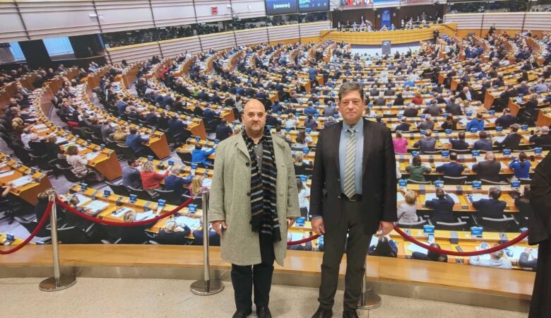 Δυναμική παρουσία στην κοπή πίτας του Νεκτάριου Μανιάτη