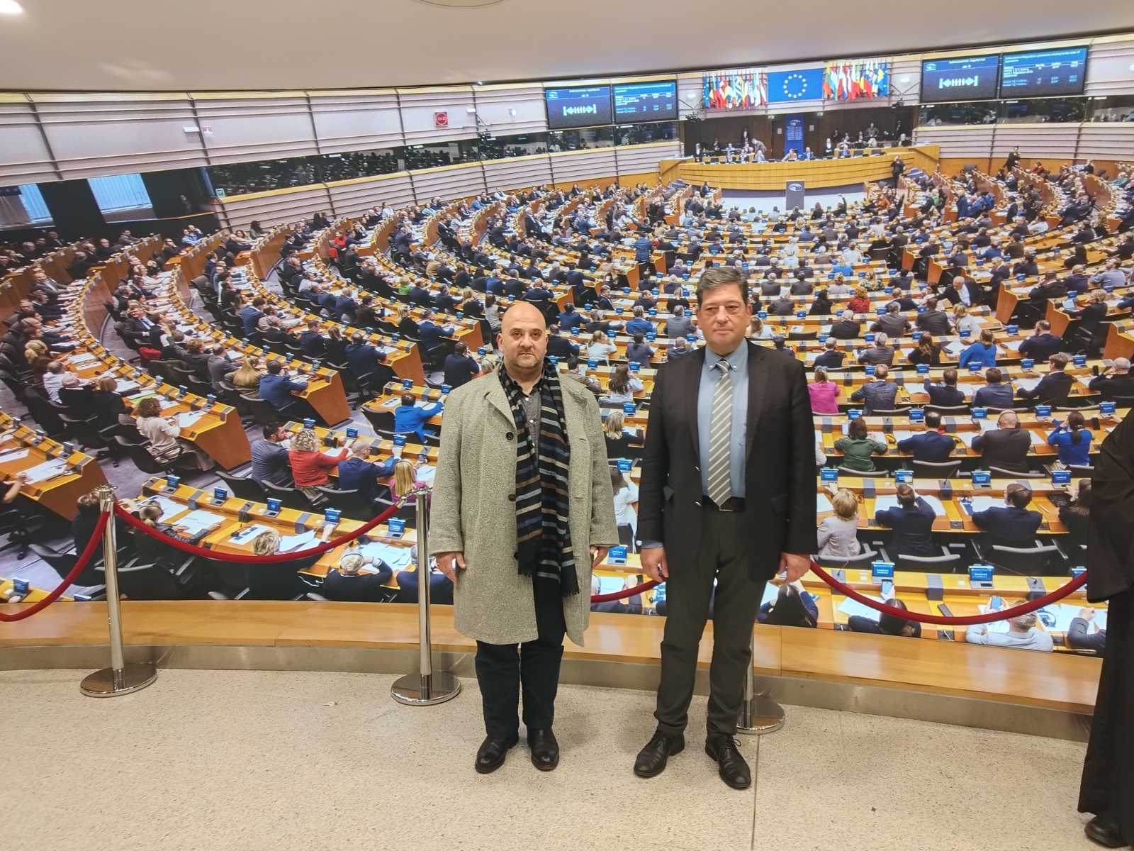 Δυναμική παρουσία στην κοπή πίτας του Νεκτάριου Μανιάτη